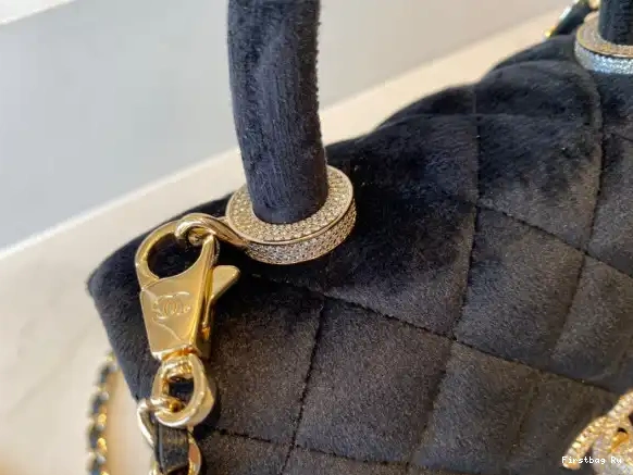 First Bag Ru HANDLE TOP FLAP MINI CHANEL BAG WITH 0604